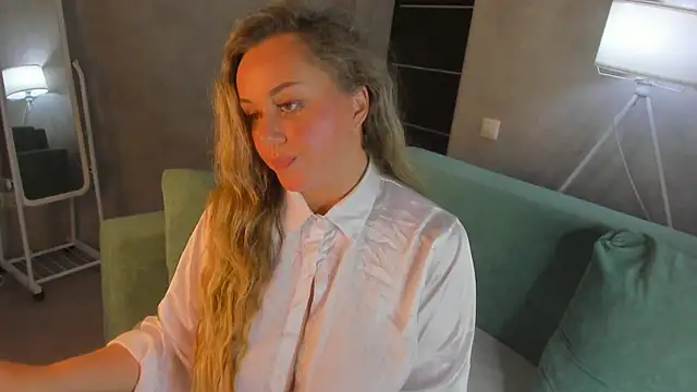 Sky_Kuper's Live XXX Chat