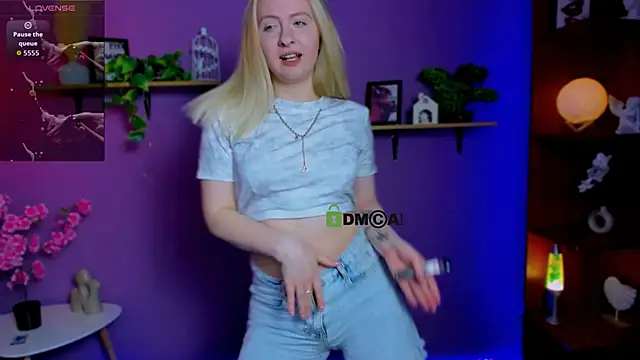 mila_glow1 élő XXX-chatje