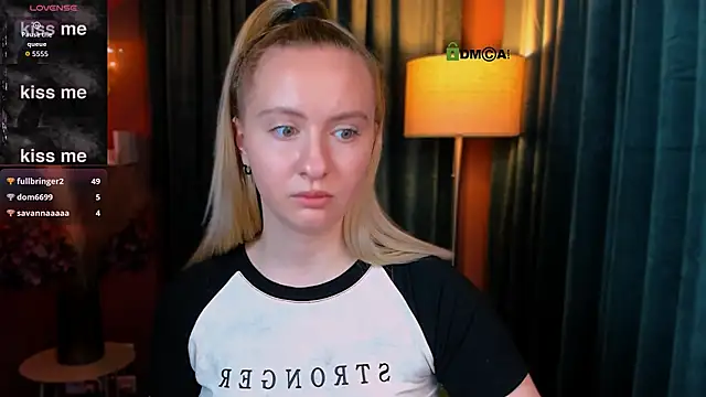 mila_glow1 élő XXX-chatje