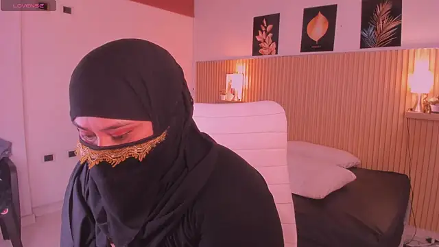 samanee_konn Adlı Modelin Canlı XXX Sohbeti