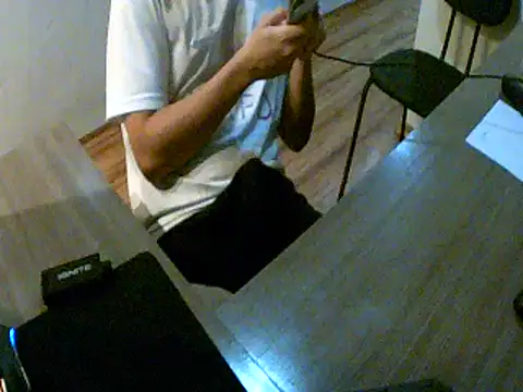 Show modela Novinhopirocudo07 na web-kameri
