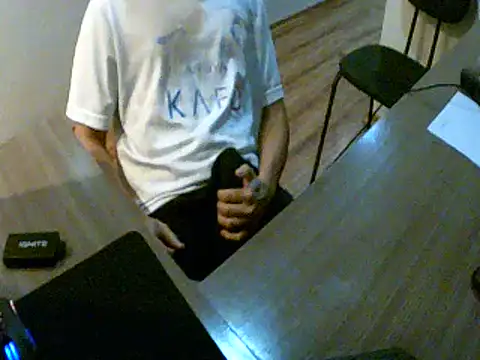 Show modela Novinhopirocudo07 na web-kameri