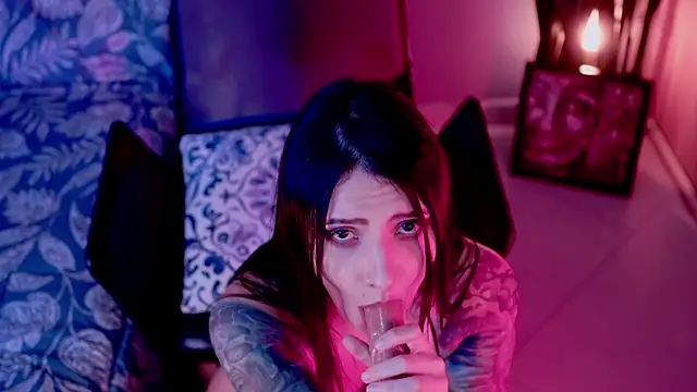 liiliith___ Show Webcam