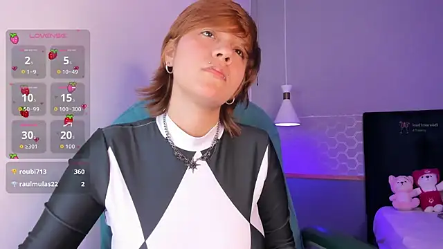 Show modela Tsuki_Maru na web-kameri