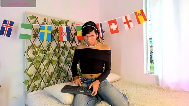 E_R_O_S_ webcam show