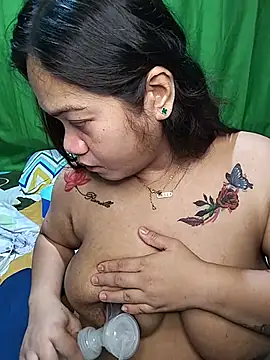 Chat XXX ao vivo de xxxPINAYMILKYBOOBSxxx
