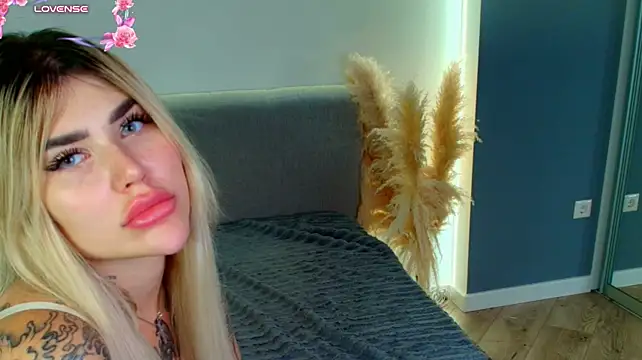 Show modela katerine_Monroe na web-kameri