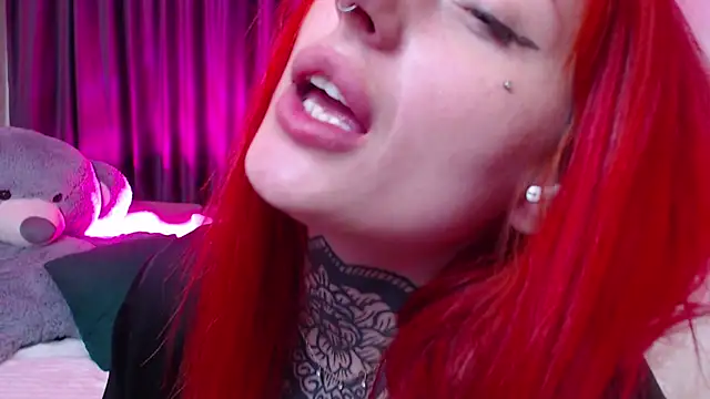 Nina_Blum_ 现场XXX聊天