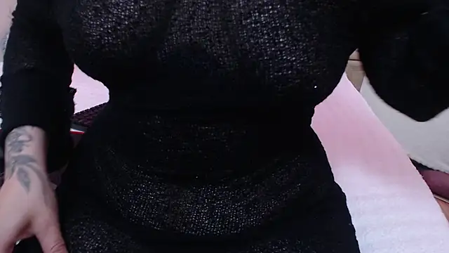 Nina_Blum_ Adlı Modelin Canlı XXX Sohbeti