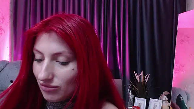 Nina_Blum_ Chat XXX in diretta