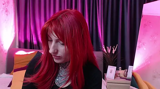 Nina_Blum_ Chat XXX in diretta