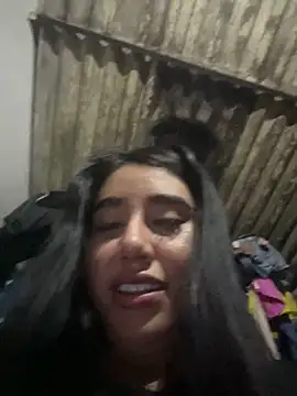 Sophie_Dreamss Adlı Modelin Canlı XXX Sohbeti