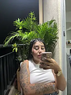 Sophie_Dreamss Adlı Modelin Canlı XXX Sohbeti