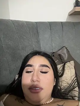 Sophie_Dreamss Adlı Modelin Canlı XXX Sohbeti