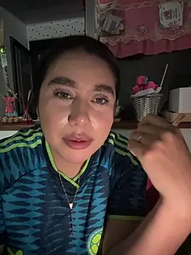 Sophie_Dreamss Adlı Modelin Canlı XXX Sohbeti