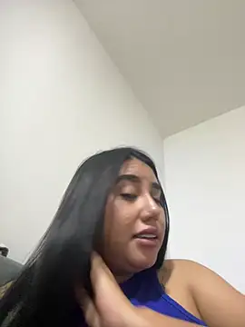 Sophie_Dreamss Adlı Modelin Canlı XXX Sohbeti
