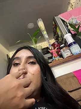 Sophie_Dreamss Adlı Modelin Canlı XXX Sohbeti