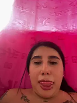 Sophie_Dreamss Adlı Modelin Canlı XXX Sohbeti