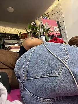 Sophie_Dreamss Adlı Modelin Canlı XXX Sohbeti