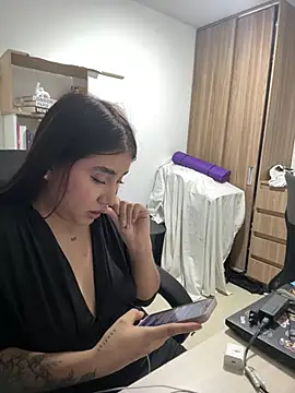 Sophie_Dreamss' Live Chat Room
