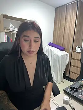 Show modela Sophie_Dreamss na web-kameri