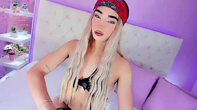 Nauthy_girl's Webcam Show