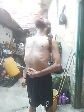 Pokazy przed kamerką – hairy_mannn