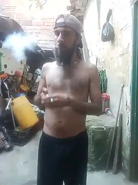 Pokazy przed kamerką – hairy_mannn