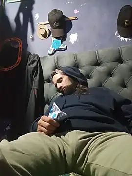 hairy_mannn: διαδικτυακό σόου στην κάμερα