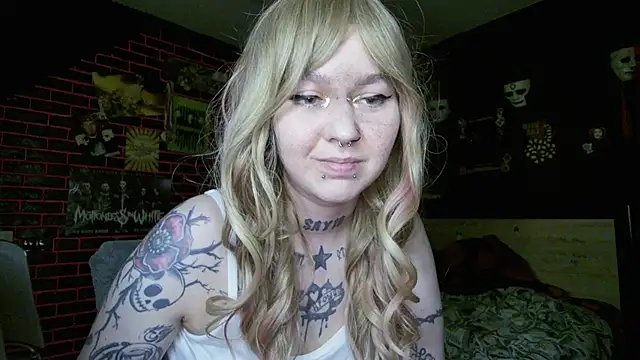 MessalinaOfficial Show in webcam