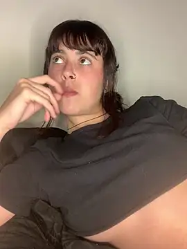 ninapellegrini17 Show in webcam