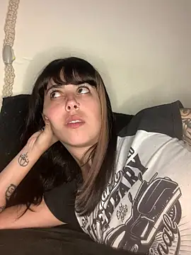 ninapellegrini17 Show in webcam