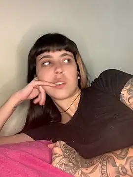 ninapellegrini17 Webcam show