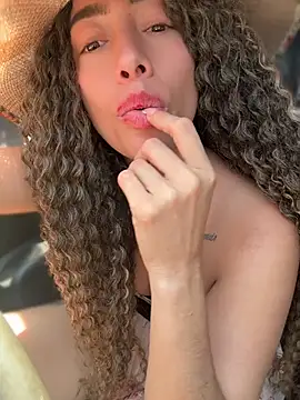 Chat +18 de roxyrougee ao vivo