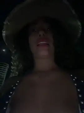Онлайн чат XXX roxyrougee