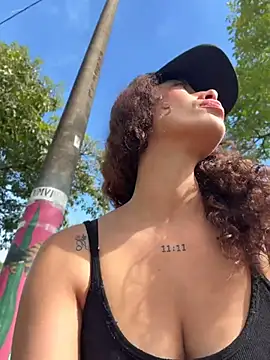 Show modela roxyrougee na web-kameri