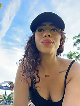 Show de roxyrougee na webcam