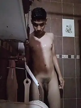 aispuro8505's Webcam Show