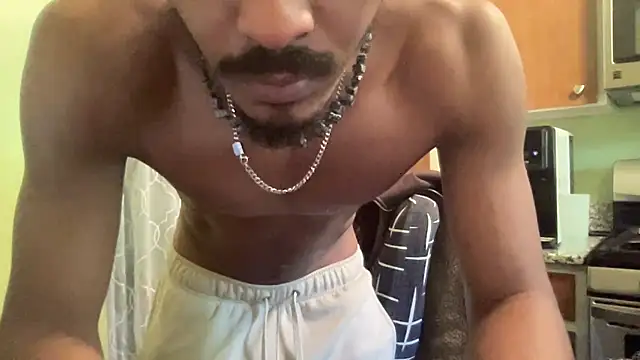 TRILLAHUNG webcam show