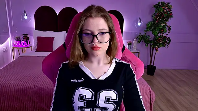 AlmaSound Adlı Modelin Canlı XXX Sohbeti