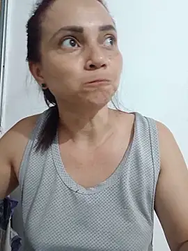 Amanda39 live XXX chat
