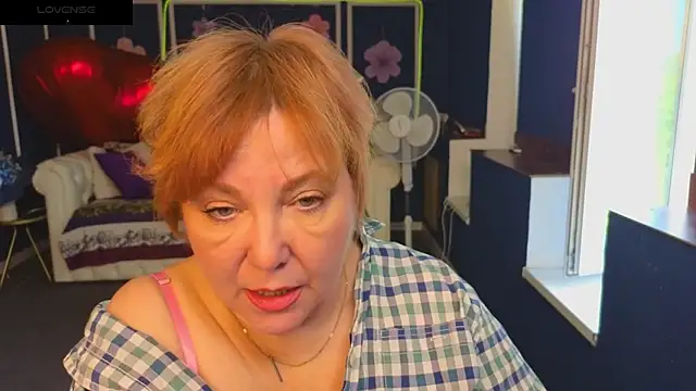 Kira_Kenett Live XXX-chat