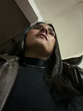 Pokazy przed kamerką – Cami_Leon2