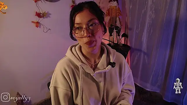 Ellyuwuw Webcam-Show