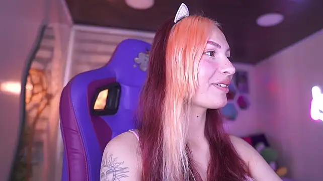 Rebecah_1 élő XXX-chatje