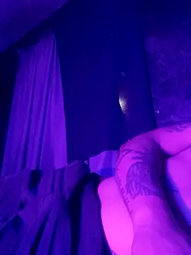 johnboones10 webcam show