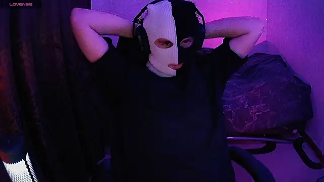 ZXCENSORED- Show in webcam