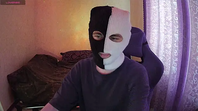 ZXCENSORED-n Webbikameraesitys