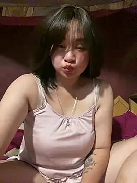 Show modela ha-cute na web-kameri