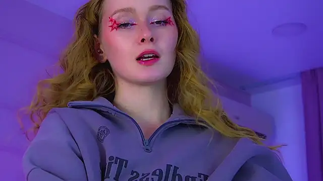 AgataFoxley Adlı Modelin Canlı XXX Sohbeti